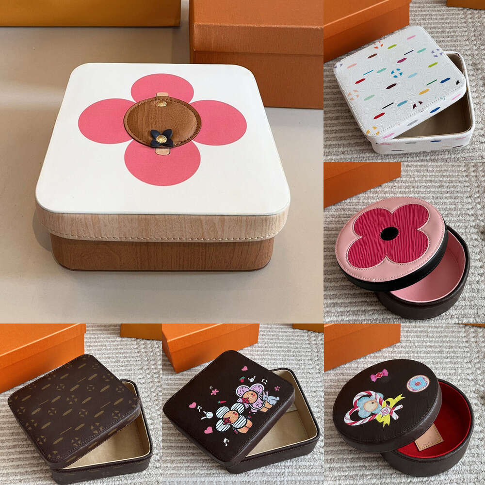 designer bag makeup bag Square cosmetic storage box leather material Designer jewelry box Fashionable large capacity storage box