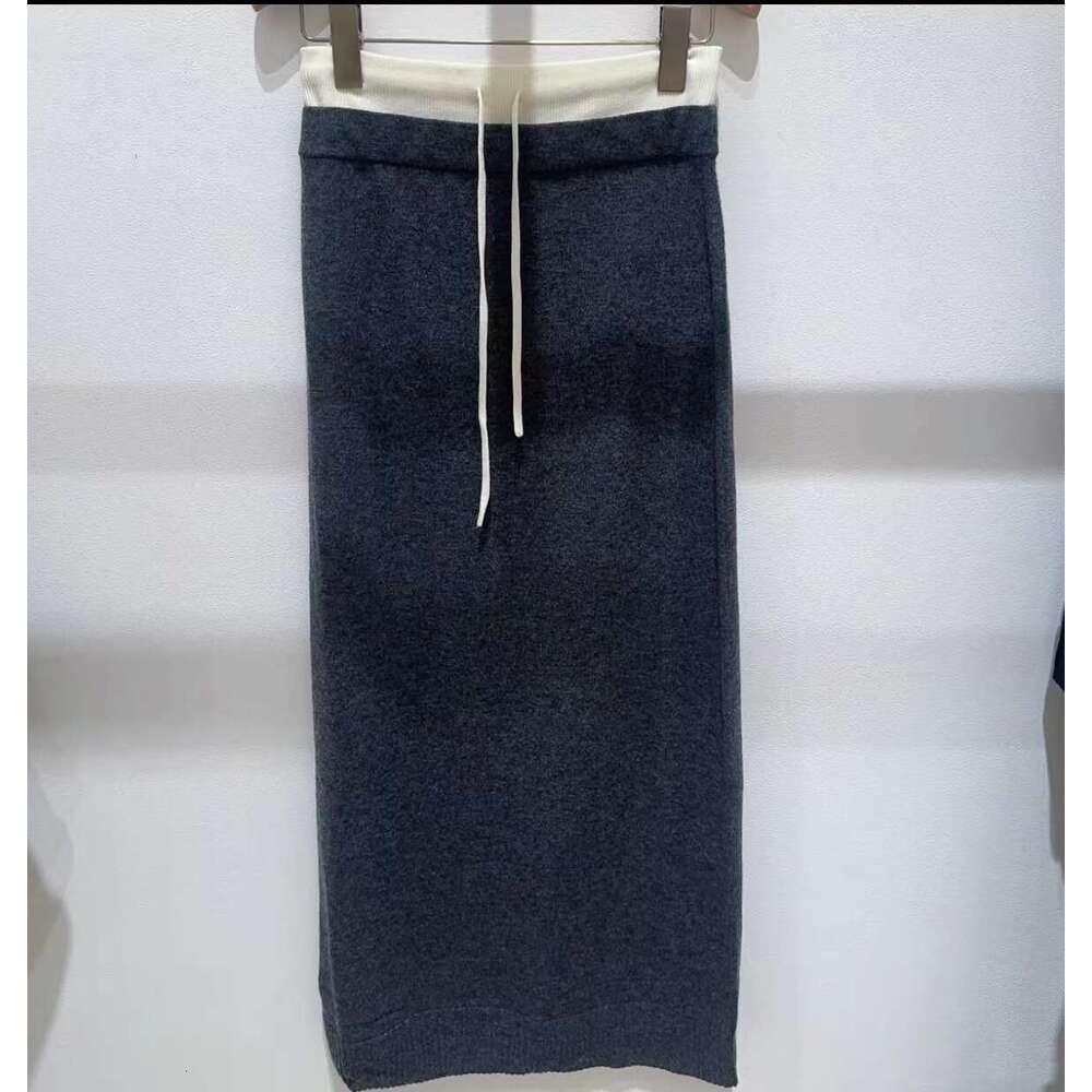 S French Niche 26 Early Autumn Fashion Versatile Knitted Sweater Cardigan Round Neck Vest Bodycon Skirt Three-Piece