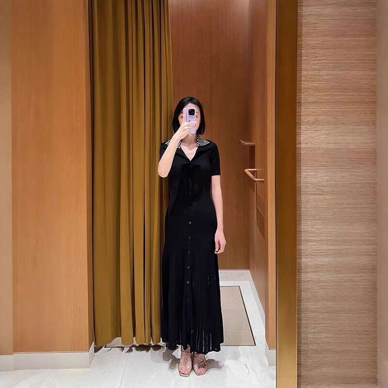 2026 Early Spring New French Elegant Beaded Collar Black Slimming Commuter Long Knitted Dress for Women