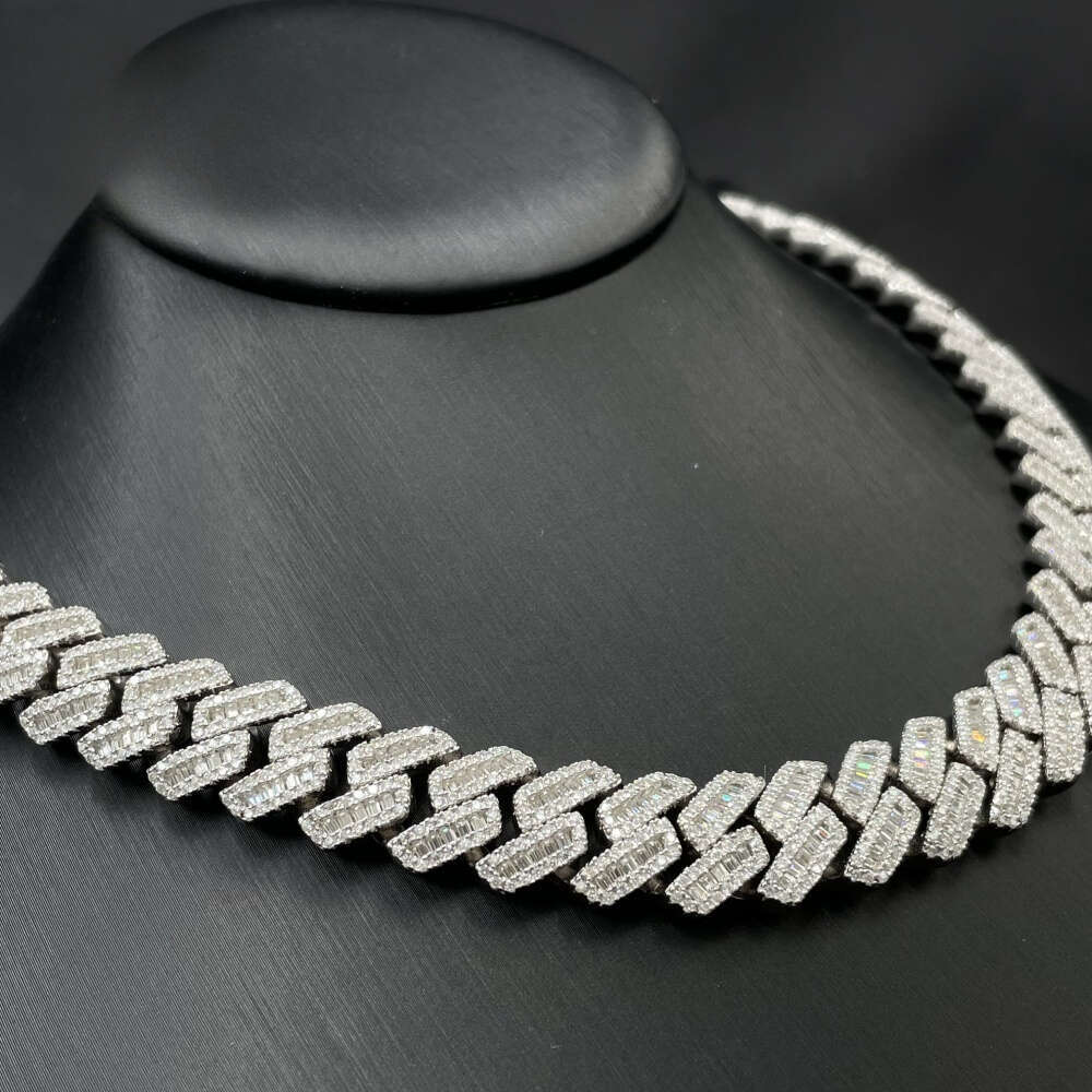 High-Quality Jewelry Box Clasp S925 24mm Iced-Out Hip-Hop VVS Baguette Moissanite Diamond Miami Cuban Men's Link