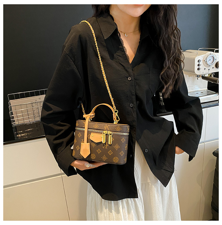 2026 New Print Pattern Design Sophisticated elegance Chain Box Bag Fashion Versatile Shoulder Bag Crossbody Bag