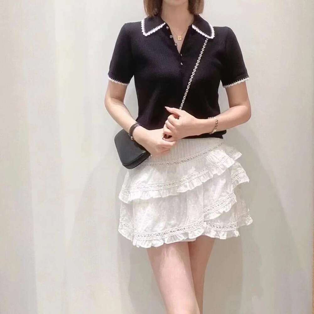 2026 Early Autumn New French Niche Women's Fashion Black and White Contrast Color Lace Collar Short Sleeve Knitted Top M
