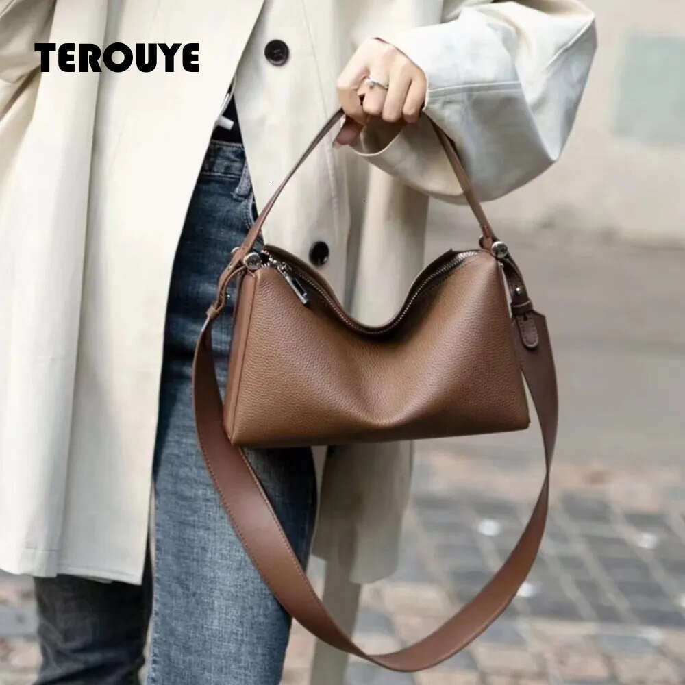 Moda Leather Textur… - image