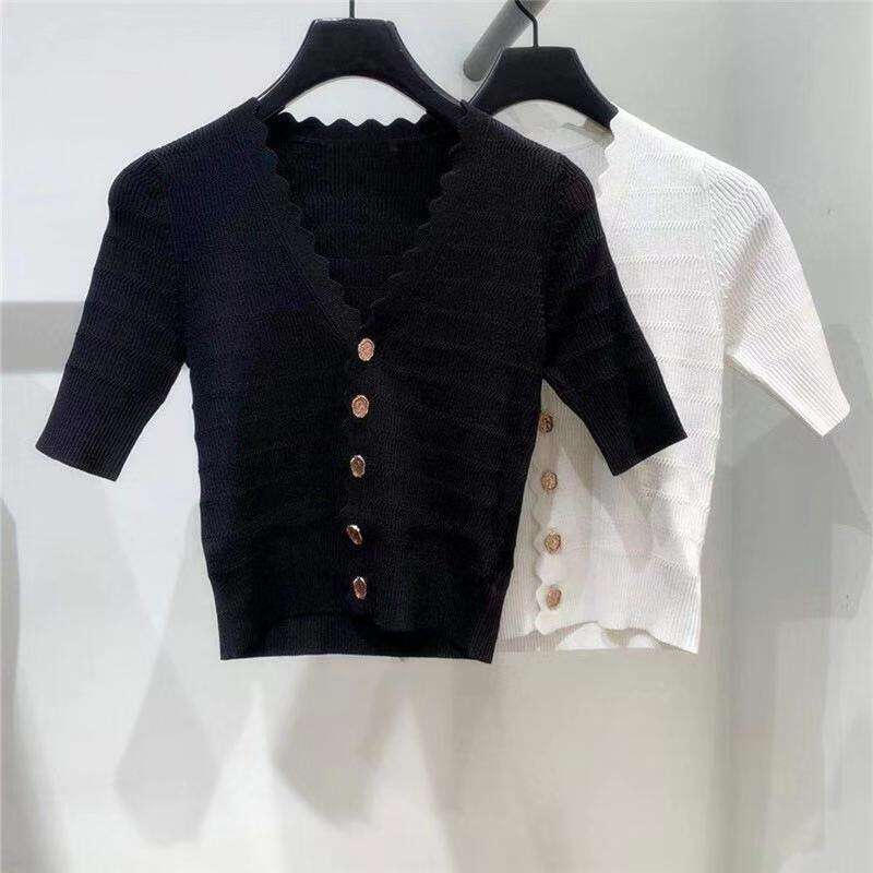 French Niche 2026 Early Spring New Solid Color Slim Fit Simple Elegant Knitted Cardigan Base Shirt