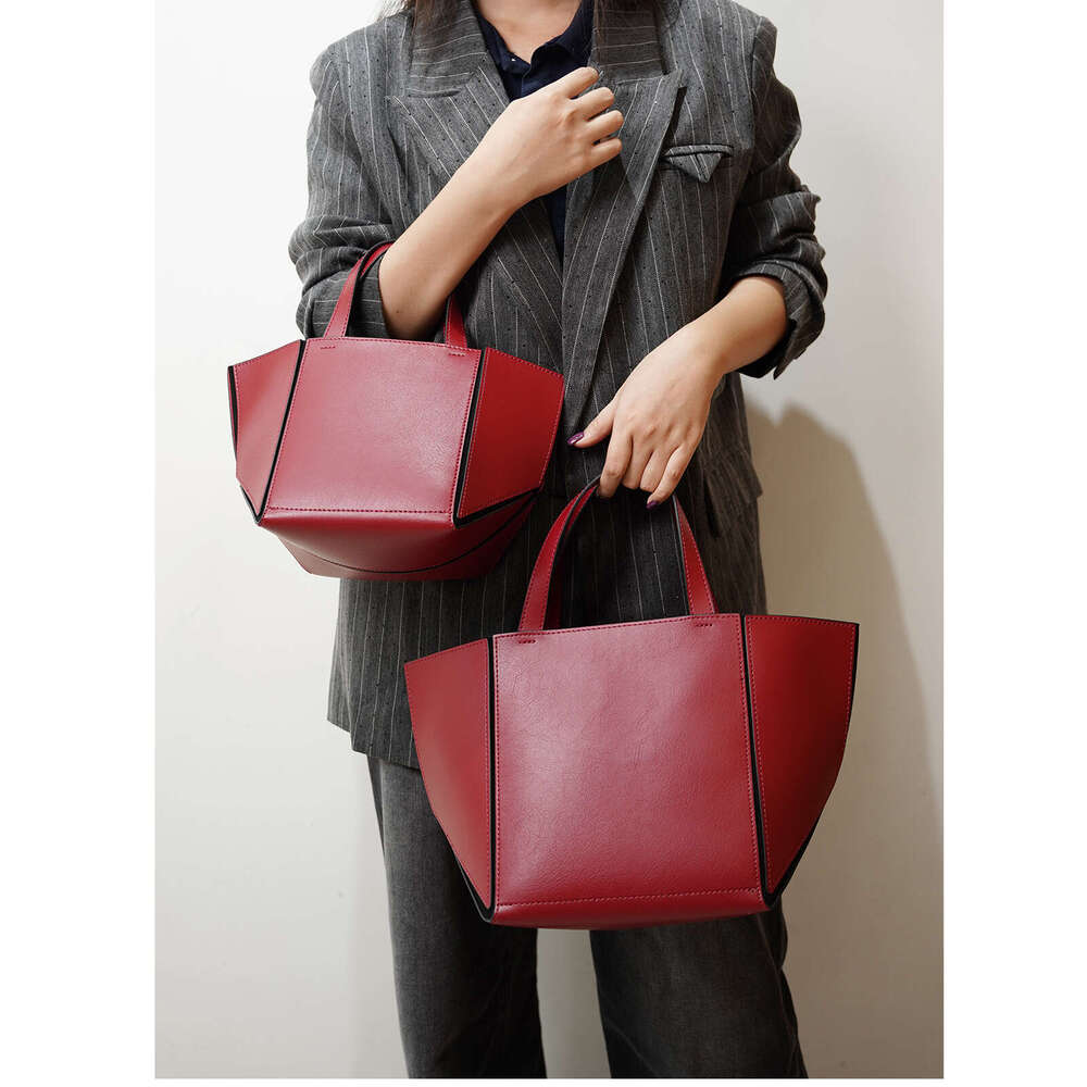 Luxury Shoulder Bags Totes Hobo Versatile Commuter Basket Bag Design Single Fashion Simple Mother Daughter Niche New Handbag SENYY