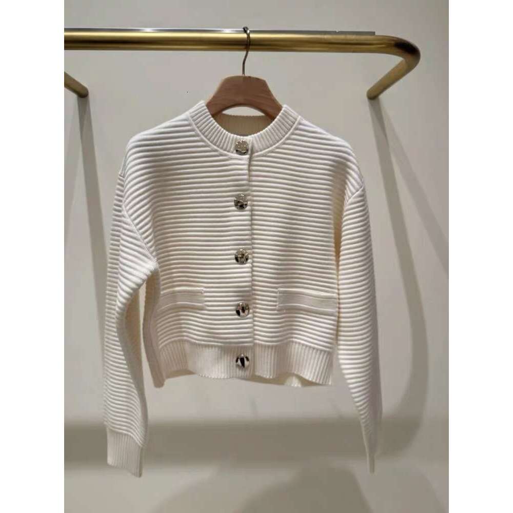 2026 Early Autumn New French Elegant Simple Ribbed Drop Shoulder Sleeve White Knitted Cardigan