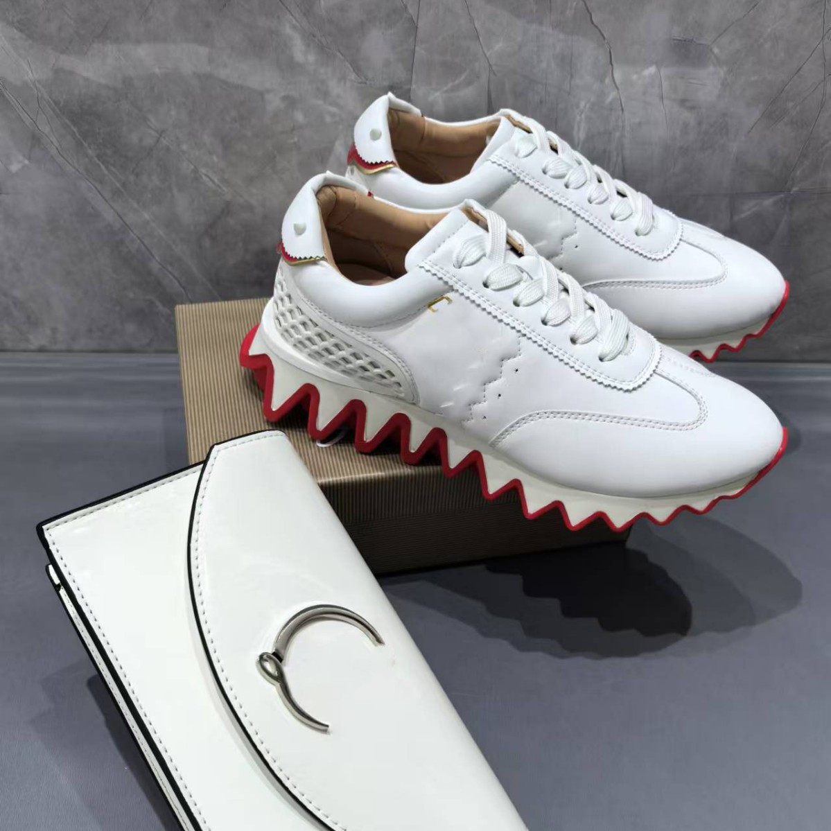 Running Shoes Designer Sports Shoes Couple Red Sole Sneakers Casual Lace-Up Platform Retro Sports Shoes Unisex Shoes