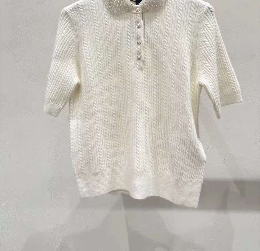 2026 Early Spring Women's Fashion French Niche Style Diamond Embellished Turn-Down Collar Solid Color Short Sleeve Knitted Sweater