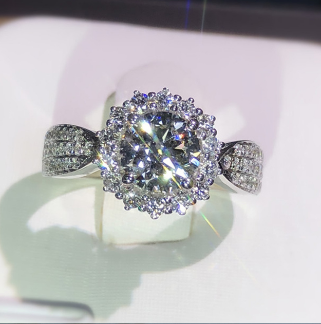 Luxury Stunning Gem… - image