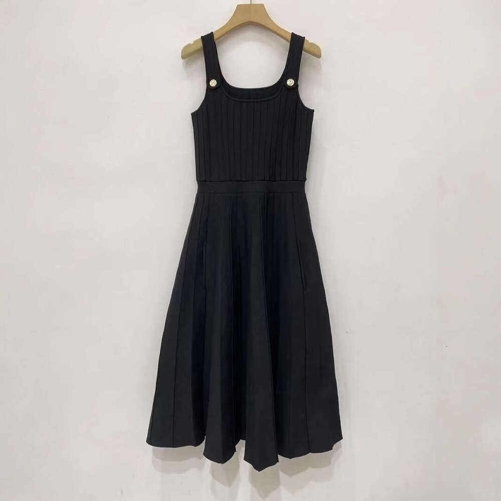 2026 Spring New French Elegant Black U-Neck Pleated Waist Slim Vest Dress for Women