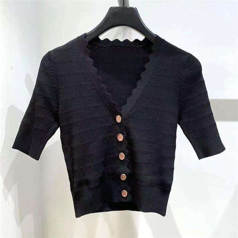 French Niche 2026 Early Spring New Solid Color Slim Fit Simple Elegant Knitted Cardigan Base Shirt