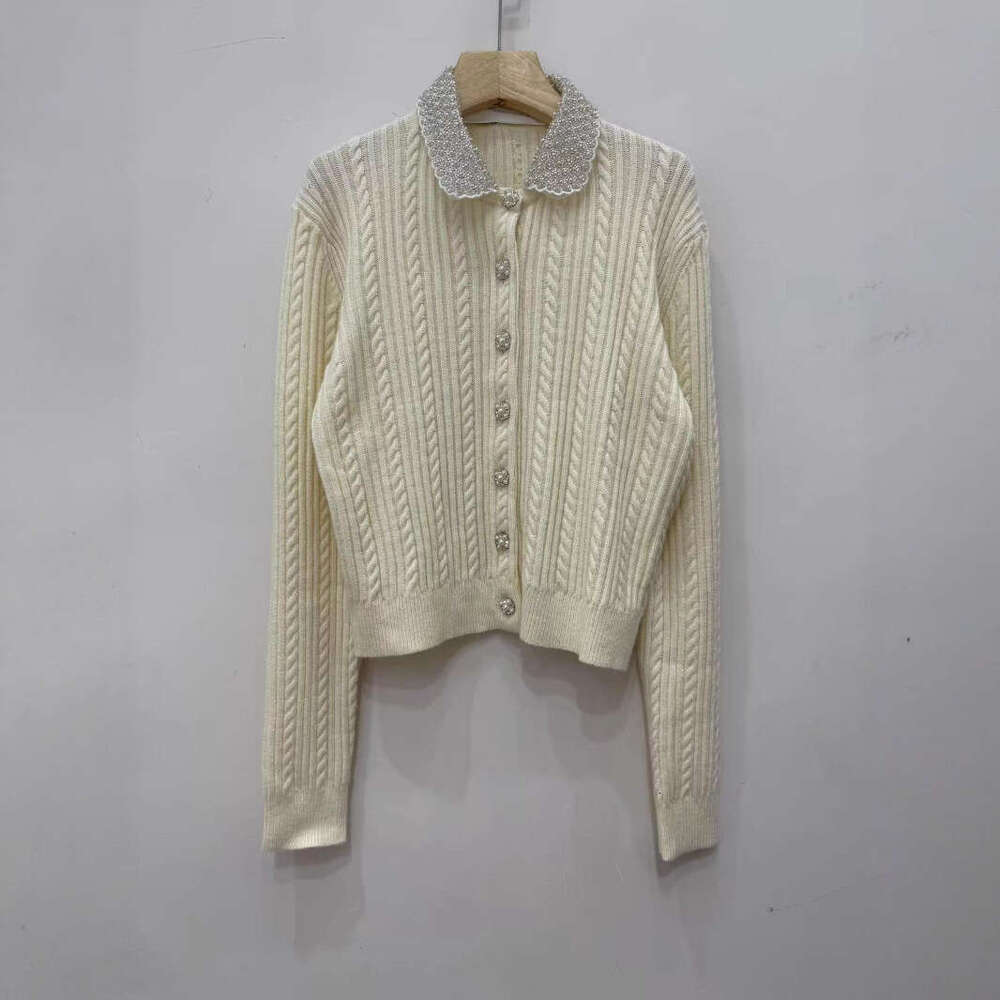 2026 early autumn French elegant style sweet beaded collar knitted long-sleeved cardigan top