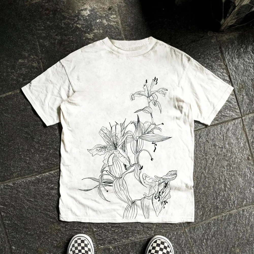 200G Is Thin and High Impermeable Line Art Lily Flower Fresh Preppy Style Shortsleeved Tshirt Graphic Vintage T Shirt 260119