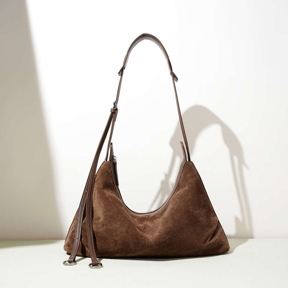 Luxury Shoulder Bags Totes Hobo New Niche Design Autumn Winter Elegant Fashion Single Korean Style High End Commuter Crossbody Dumpling Women S Bag SE