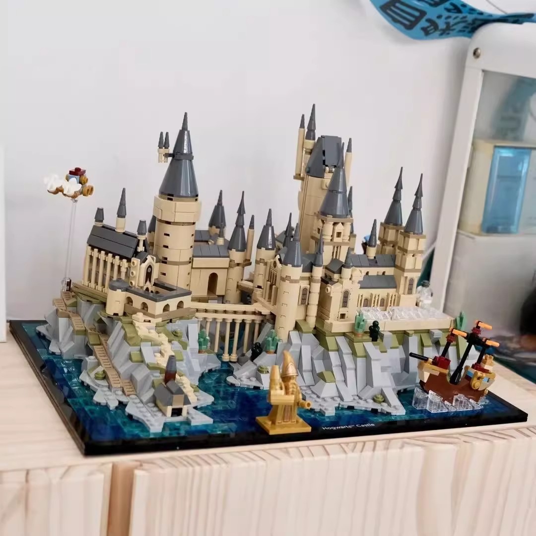 76419 Harry Potter Hogwarts Castle And Courtyard Building Set Model Street Scene Toy