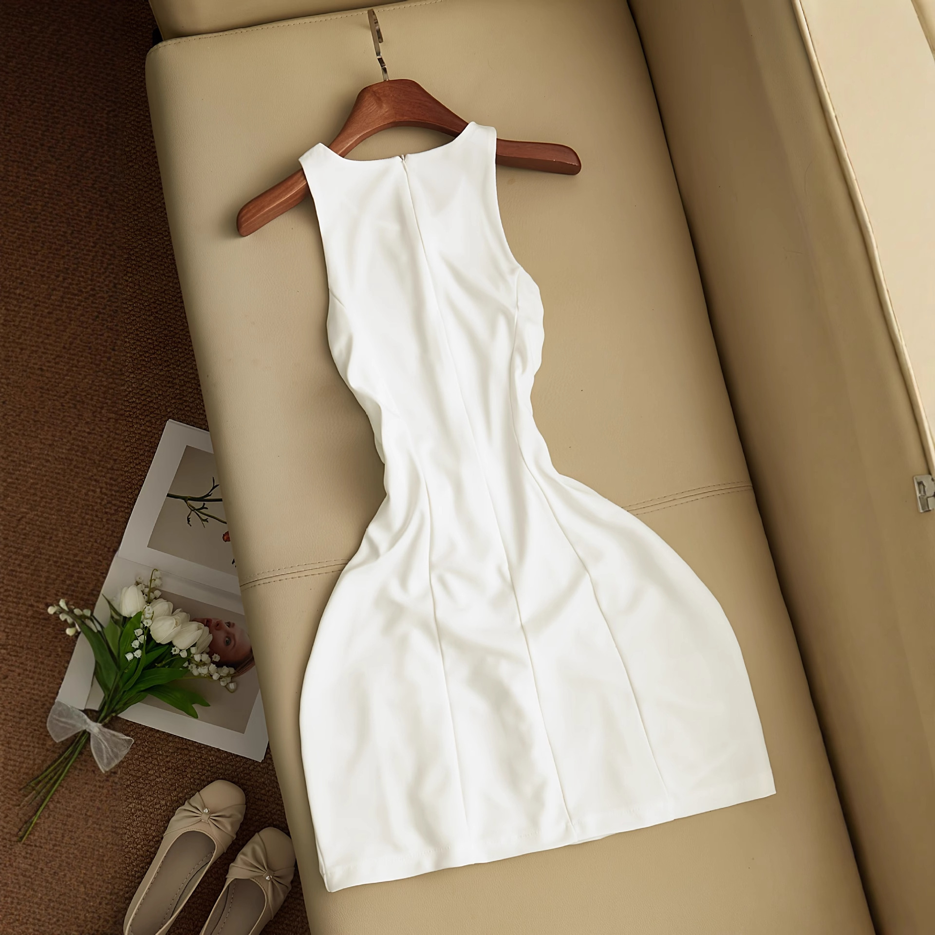 Designer Sleeveless Dress Summer Solid Color Slimming Women's Mini Dress Round Neck Unique Button Sweet High Quality Short Skirt Brand Clothing