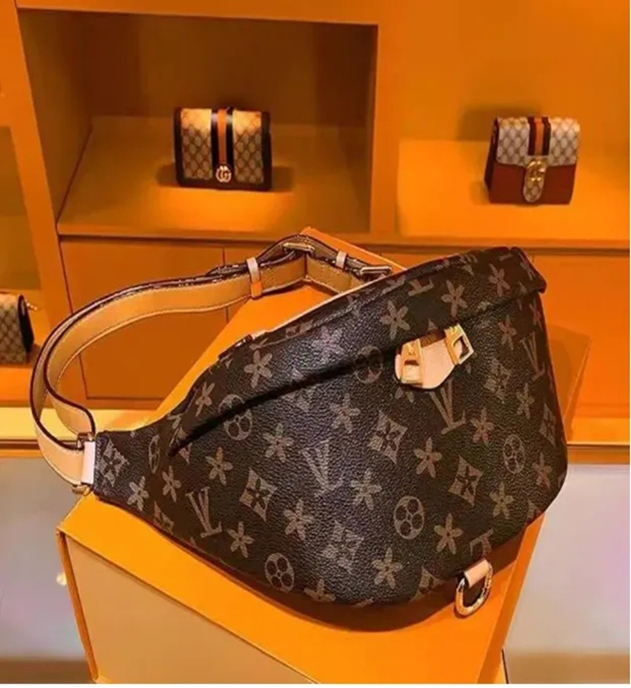 Luxury Bumbag Cross Body Waist Bags Temperament Bumbags Fanny Pack Bum embossing flowers Famous soft leather Luxurys designers bags Serial Number Date Code DustBag