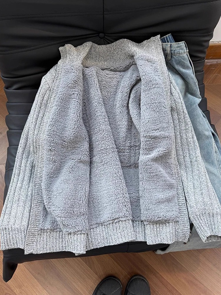 Lamb Wool Thickened Cardigan Sweater for Men Winter American Style Vertical Striped Stand Collar Knitted Sweater High-end Zipper Jacket