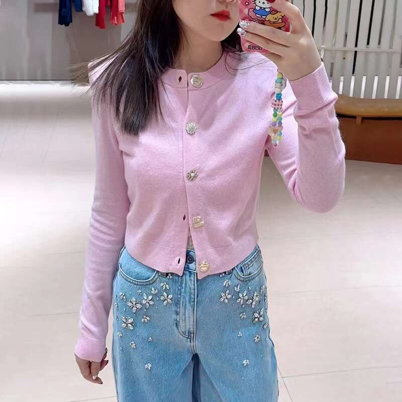 2026 Early Spring New French Niche Solid Color Round Neck Short Metal Button Knitted Cardigan