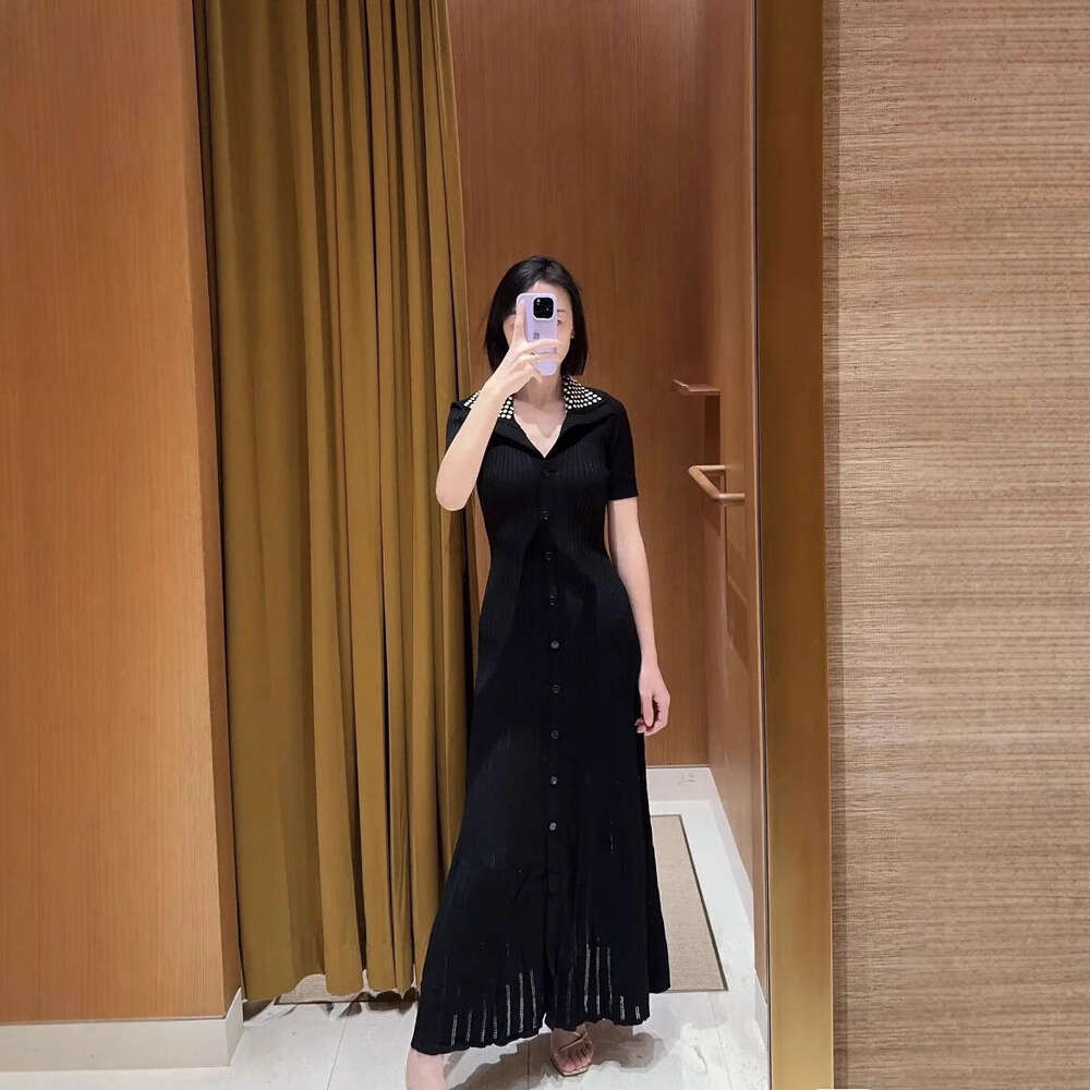 2026 Early Spring New French Elegant Beaded Collar Black Slimming Commuter Long Knitted Dress for Women