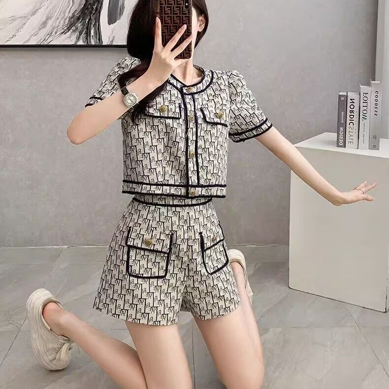 Luxury Brand Designer Clothes French Style Fashion Casual Suit For Women Summer 2025 New High-End Short Sleeve Shorts Knitted Two-Piece Set