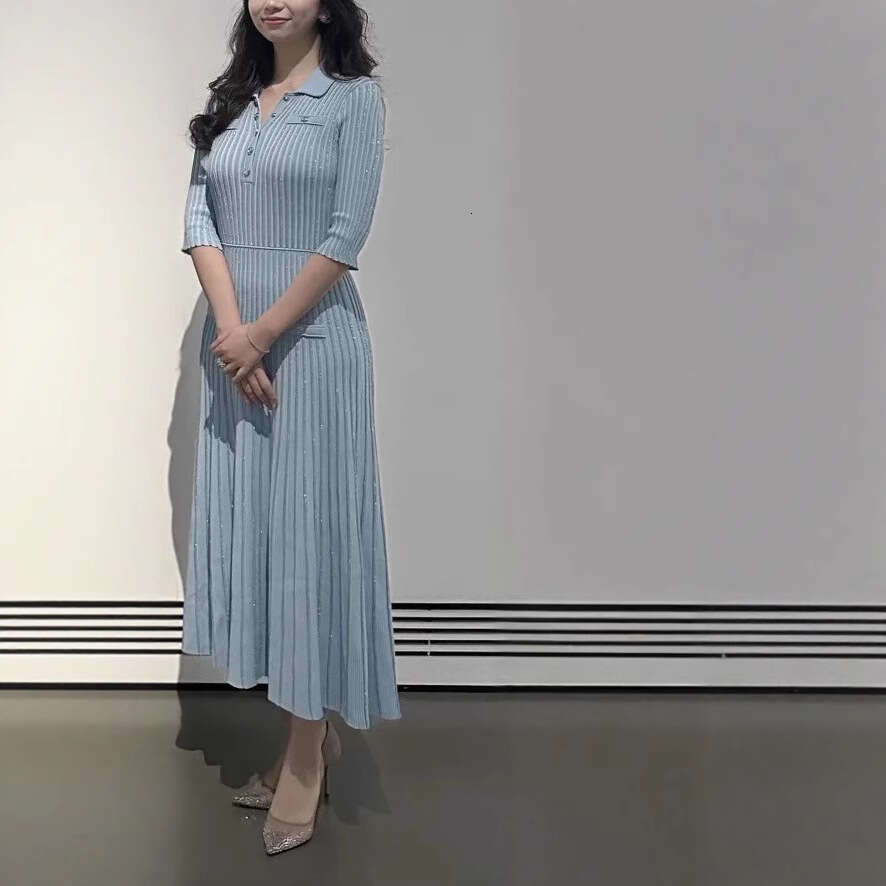 French Elegant 26 Spring Summer New Fashion Three-Quarter Sleeve Polo Collar Mid-Length Slim Fit Shiny Knitted Dress