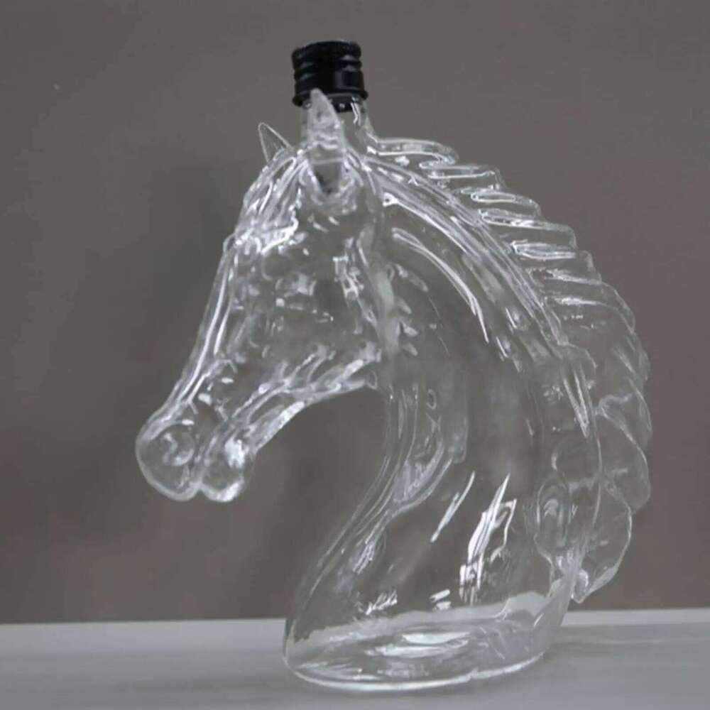 Engraved Horse Head Shape Glass Decanter Bourbon Brandy Unique Liquor Bottle Gift for Whiskey Lovers