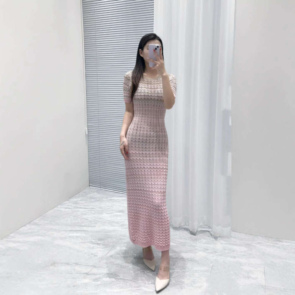 2026 Summer New Fashionable Elegant Design Gradient Color Slim Fit Round Neck Short Sleeve Knitted Dress