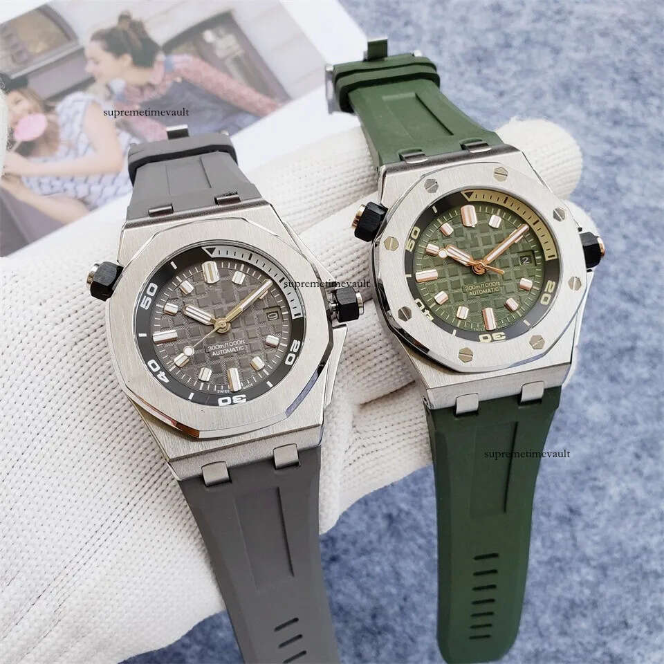 Men's designed by a watch designer, 42MM stainless steel waterproof, comfortable rubber strap, AAA quality Christmas gift 63