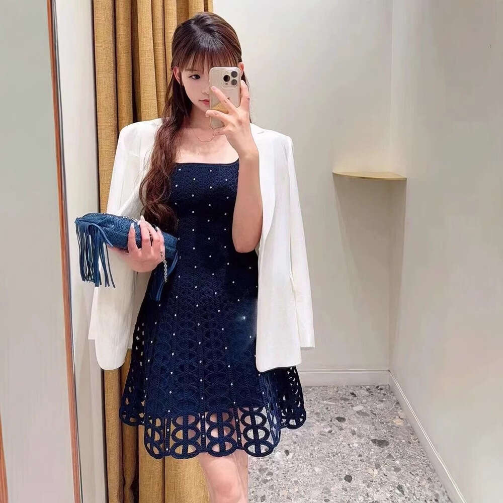 French Elegant 2026 Early Spring New Style Temperament Square Neck Strap with Rhinestone Hollow Slim Knitted Dress for Women