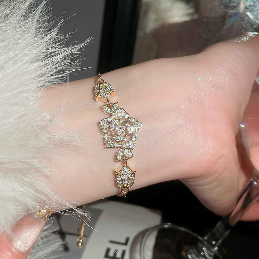 French Style Super Shiny Zircon Flower Elegant Sweet Niche Temperament Versatile Bracelet Light Luxury High-end Feel Women's Jewelry