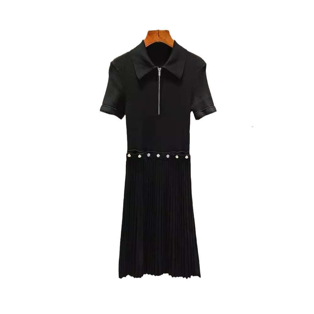 M French Niche 26 Early Autumn Hepburn Style Polo Collar Slim Waist Exposed Knitted Dress Fashion Pleated Skirt