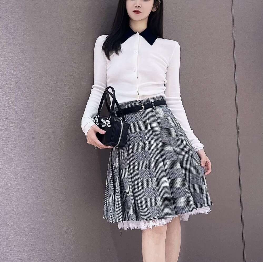 2026 Early Autumn New French Niche Color-Block Turn-Down Collar Slimming Long-Sleeve Knitted Cardigan Top