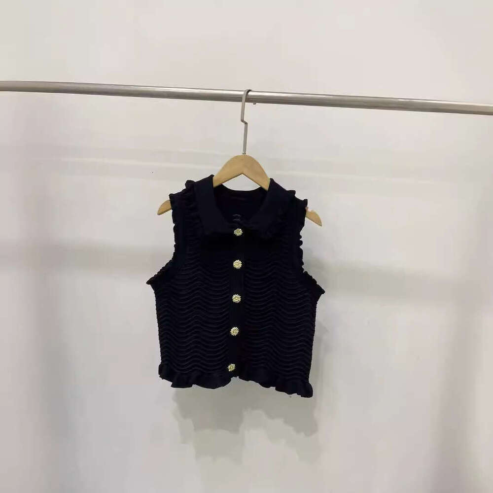 2026 Summer New French Niche Sleeveless Olive Green Wave Pattern Knitted Vest and Skirt Set