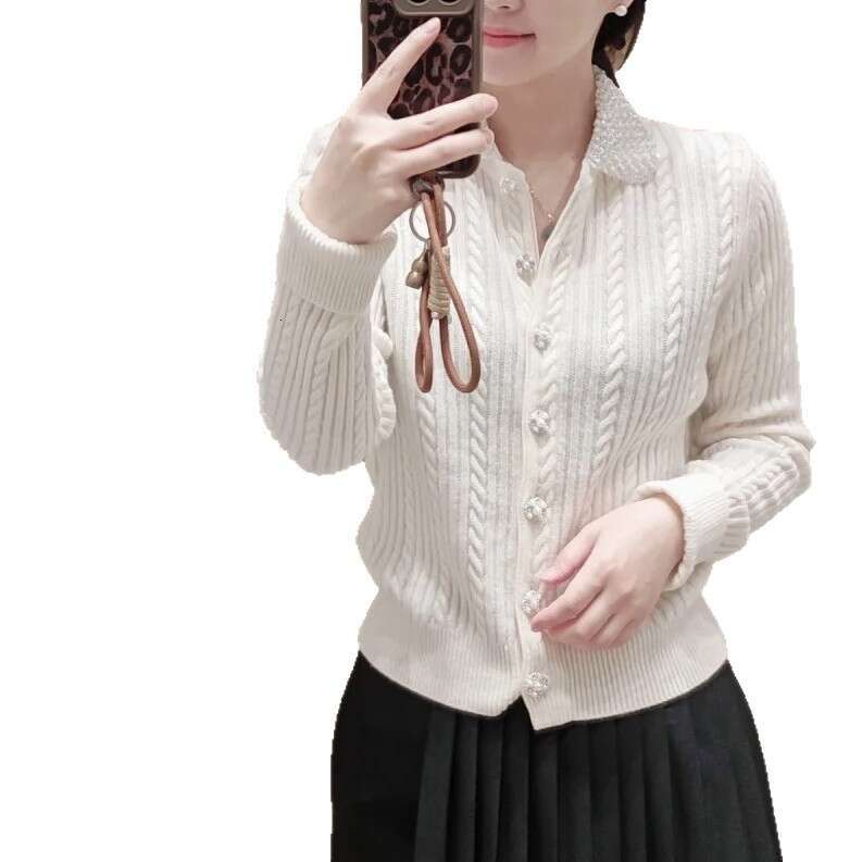 2026 early autumn French elegant style sweet beaded collar knitted long-sleeved cardigan top