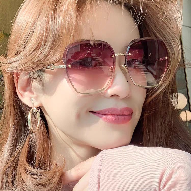 Luxury Brand Designer Sunglasses New Frameless Edge-Cut Fashion Trend Large Frame Anti-Glare Sunglasses Simple Versatile Street Style High-End Sunglas