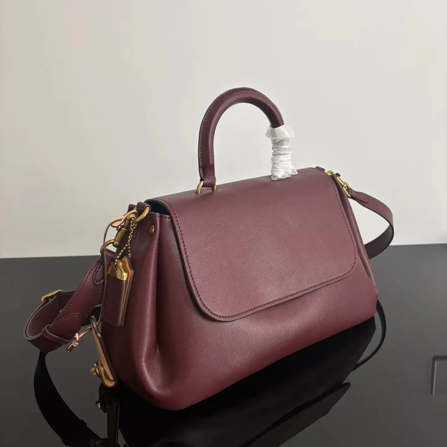 Slouchy Rogue Top Handle Bag Stylish Satchel with Gold Hardware and Adjustable Strap Perfect Luxury Bags for Women Trendy Crossbody Bags size 35.5*21*16cm