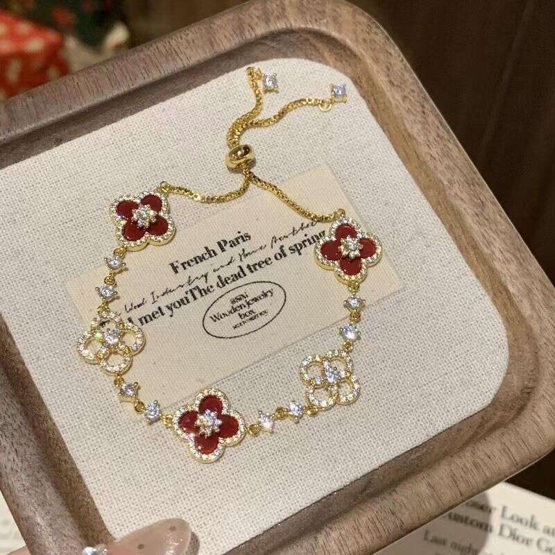 High Quality Floral Enamel Women's Bracelet, Handmade Inlaid Lucky Clover Design with Shiny Imitation Natural Powder, Gentle Style Ideal for Dati