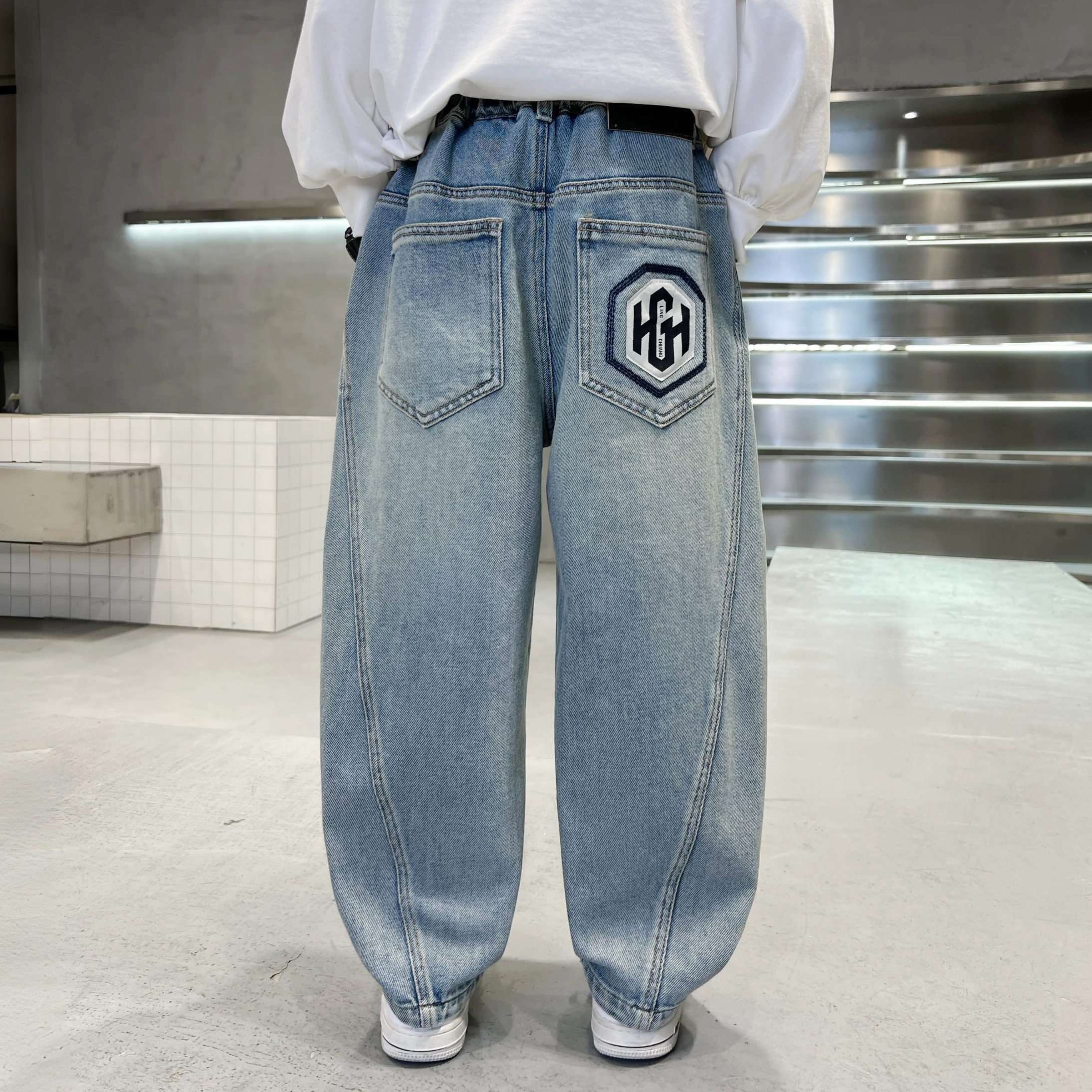 Boys' Spring and Autumn Retro Casual Versatile Jeans, Middle and Big Kids' New Straight Tube Light Color Trendy and Western Boys' Jeans