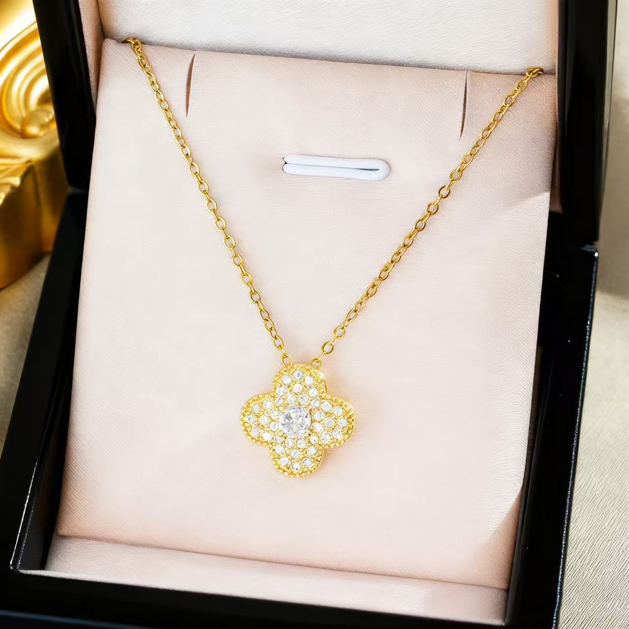 Cross-Border Light Luxury Full Diamond Leaf Clover Titanium Steel Necklace for Women, Exquisite High-End Fashion Versatile Non-Fading Collarbone Chain - view 3