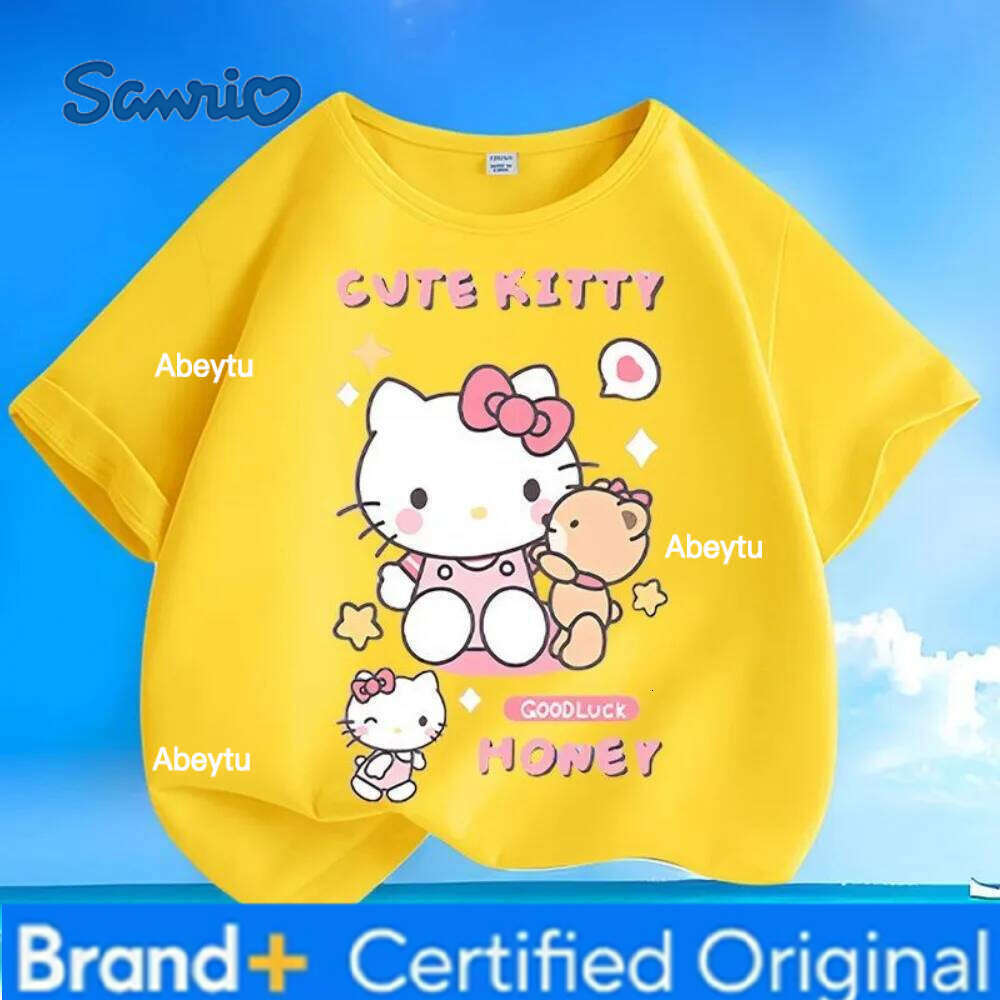 Sanrio Hello Kitty Cute Printed T-shirt, Durable and Colorfast, Machine Washable Without Losing Shape Worry-free Choice for Moms. H260120