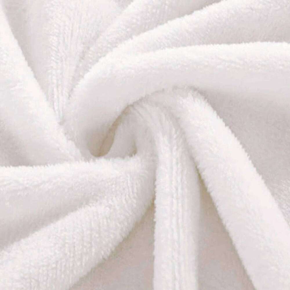 1 Pec Soft Warm Christmas Highland Cow And Snowflake Flannel Blanket Cozy Festive Gift For Family Travel Office Decoration W260120