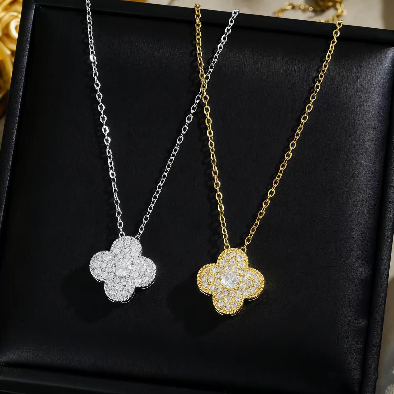 Cross-Border Light Luxury Full Diamond Leaf Clover Titanium Steel Necklace for Women, Exquisite High-End Fashion Versatile Non-Fading Collarbone Chain - view 5