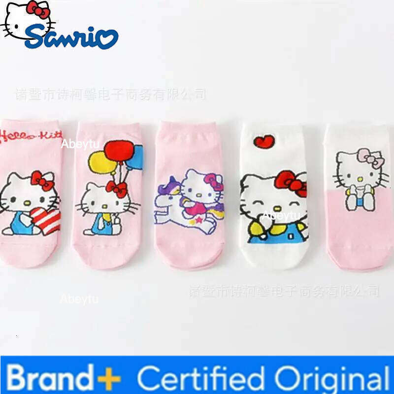 Sanrio Hello Kitty Girls T Shirt Cotton s Summer New Anime Fashion Short Sleeve Kids Cartoon Korean Kawaii Versatile Breathable H260120