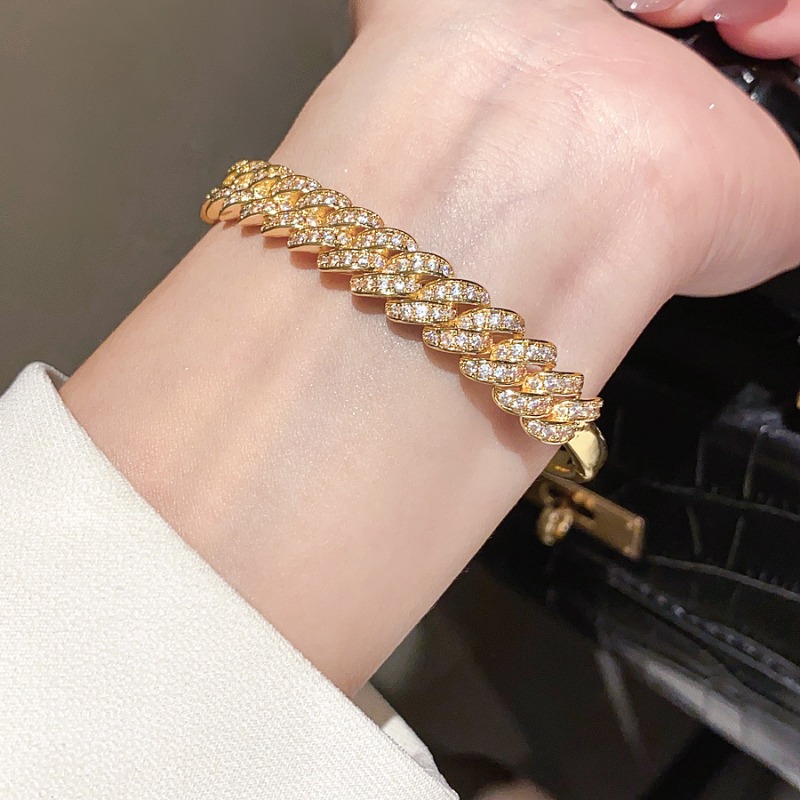 Jewelry Bracelet 18K Gold Plated Zircon Buckle Bangle for Women Light Luxury Versatile Fashion Accessory