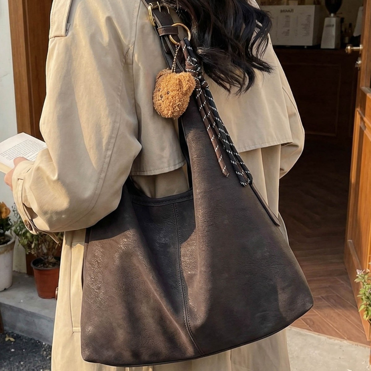 Retro large-capacity women's bag suede new style lazy style commuting single-shoulder underarm bag casual crossbody tote bag 241114