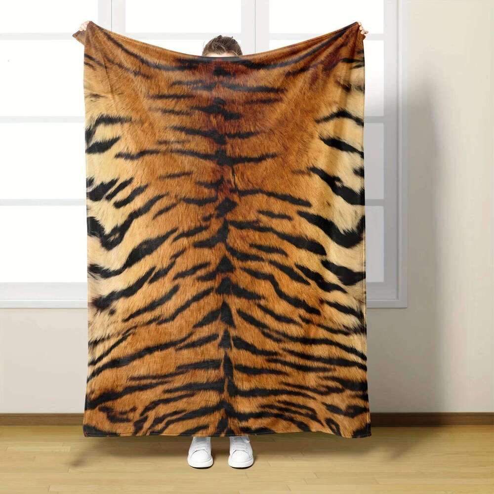 Luxurious Tiger Stripe Fleece Blanket - Soft Skin-Friendly Realistic Print | All-Season Office/Outdoor/Napping & Gift W260120
