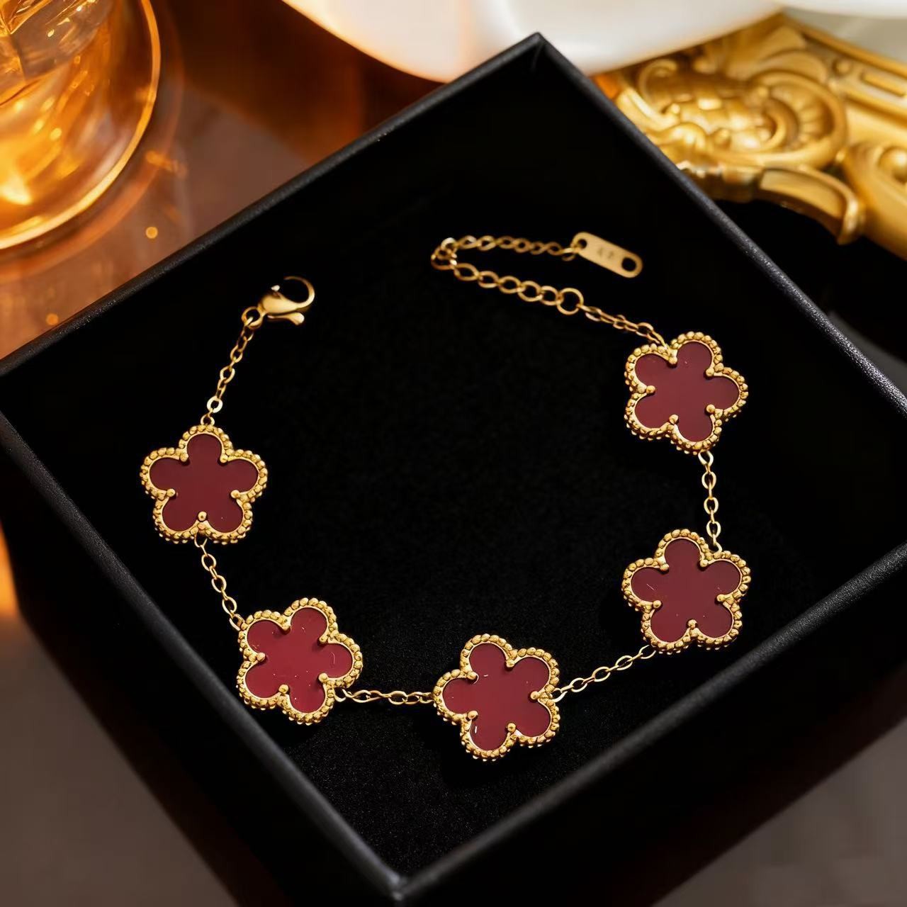 Cross-Border Lucky Five-Leaf Clover Titanium Steel Bracelet Light Luxury High-End Fashion Versatile Non-Fading Jewelry - view 6