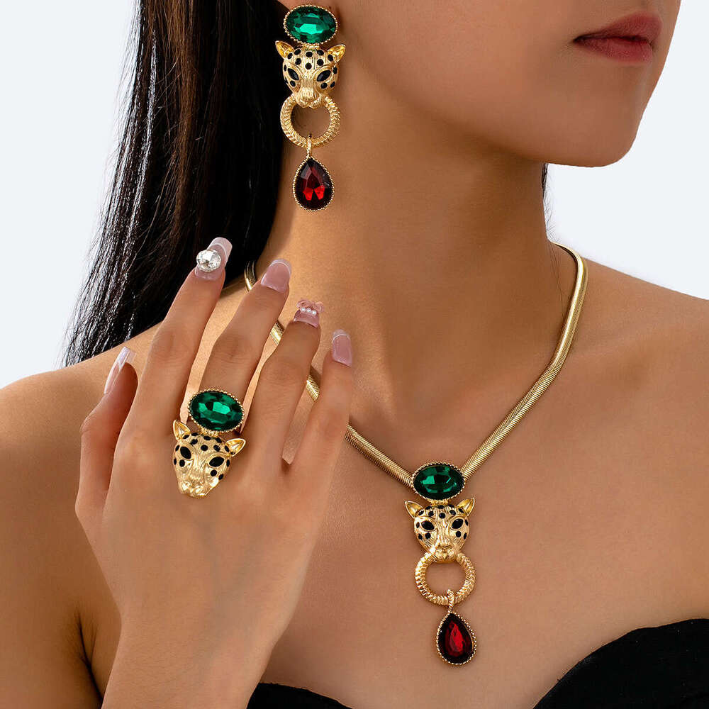 Necklace Earrings Rings for Women Gold Cheetah Green Crystal 3Pcs Jewelry Set Retro Versatile Daily Dating Gift Jewelry