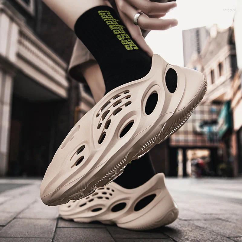 Sandals Of The Season Men's Coconut Hole Lightweight Slippers Teenage Beach Shoes Korean Trendy Personality Slip-On...